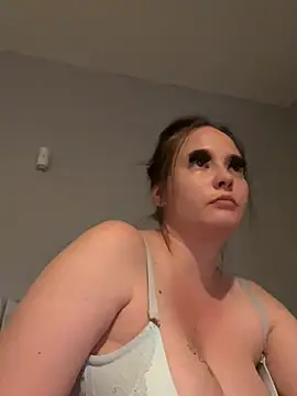 Poppylooloo online show from 05-25-26, 08:07