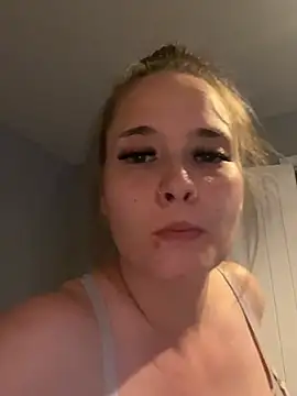 Poppylooloo online show from 06-19-26, 07:09