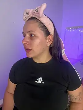 Snapshot of Ivonny_Goldie chatting on 06-20-26, 11:10 Ivonny Goldie online show from 06-20-26, 11:10