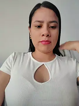 Snapshot of Nicol_Alvarez1 chatting on 06-18-26, 09:53 Nicol Alvarez1 online show from 06-18-26, 09:53