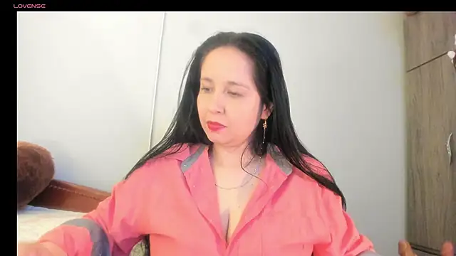 Snapshot of cami_hot_tits chatting on 06-01-26, 11:26 cami hot tits online show from 06-01-26, 11:26