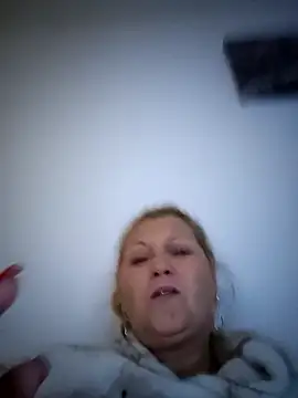 Divineblond online show from 01-18-26, 09:51