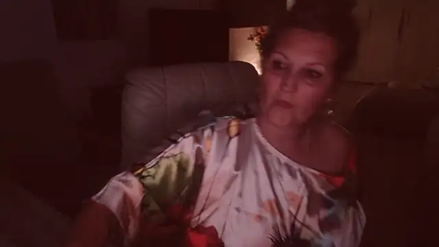 Snapshot of Divineblond chatting on 09-19-25, 10:58 Divineblond online show from 09-19-25, 10:58
