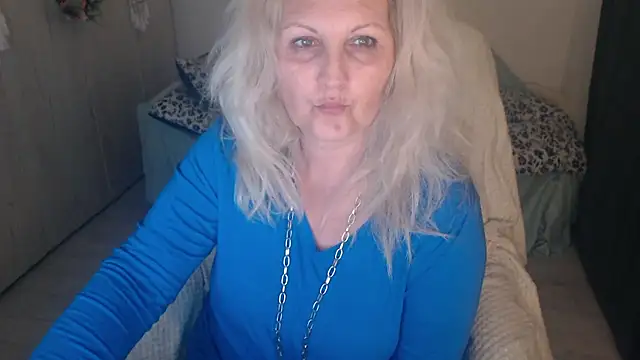 Divineblond online show from 03-24-26, 10:10