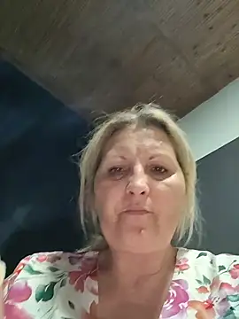 Divineblond online show from 04-17-26, 06:22