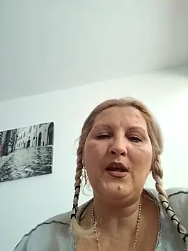 Divineblond online show from 01-14-26, 10:52