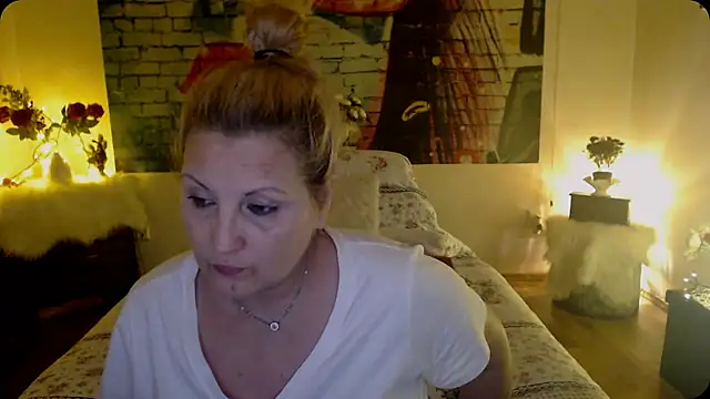 Snapshot of Divineblond chatting on 03-17-25, 11:13 Divineblond online show from 03-17-25, 11:13