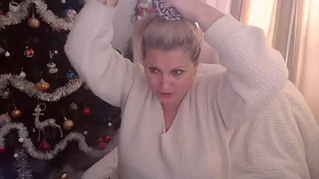 Divineblond online show from 12-15-25, 09:48