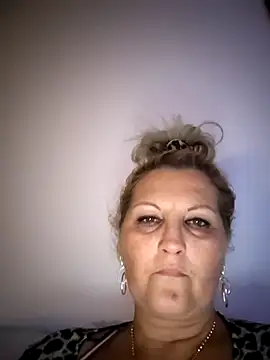 Snapshot of Divineblond chatting on 10-13-25, 08:21 Divineblond online show from 10-13-25, 08:21
