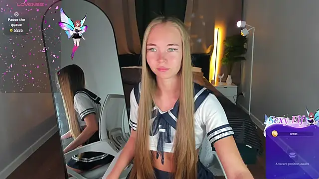 Snapshot of Milana_Sorrento chatting on 06-19-26, 12:16 Milana Sorrento online show from 06-19-26, 12:16
