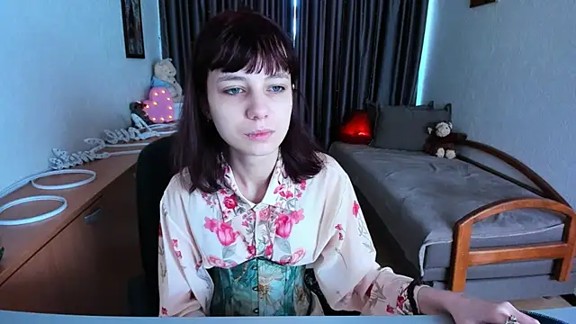 Snapshot of MiniLysii chatting on 05-08-26, 05:44 MiniLysii online show from 05-08-26, 05:44