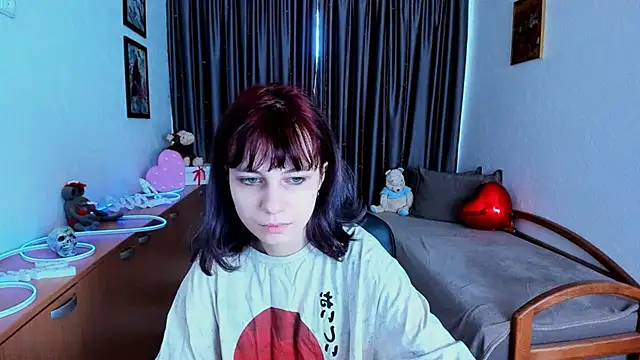 Snapshot of MiniLysii chatting on 05-28-26, 05:37 MiniLysii online show from 05-28-26, 05:37