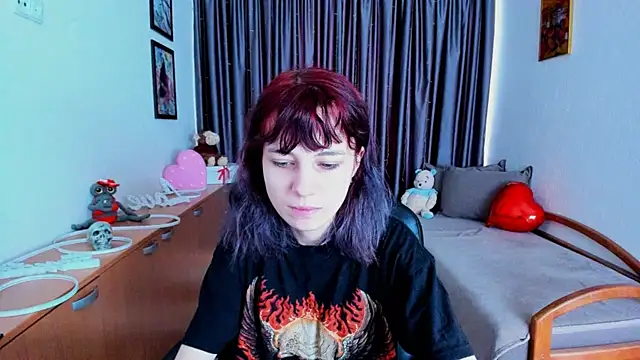 Snapshot of MiniLysii chatting on 05-30-26, 05:36 MiniLysii online show from 05-30-26, 05:36