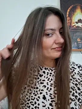 Snapshot of Alba2331 chatting on 05-27-26, 10:44 Alba2331 online show from 05-27-26, 10:44