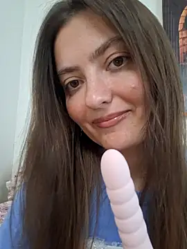 Snapshot of Alba2331 chatting on 05-17-26, 01:11 Alba2331 online show from 05-17-26, 01:11