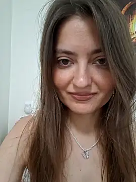 Snapshot of Alba2331 chatting on 06-14-26, 11:44 Alba2331 online show from 06-14-26, 11:44