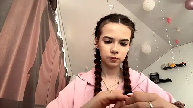 Snapshot of JoellaGrode chatting on 05-02-26, 05:18 JoellaGrode online show from 05-02-26, 05:18