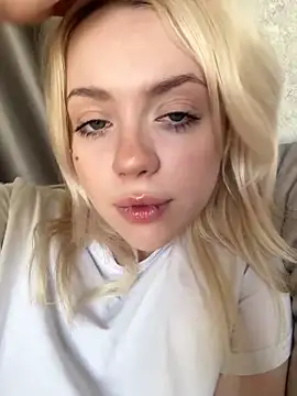 CassieCuteees online show from 04-27-26, 11:30