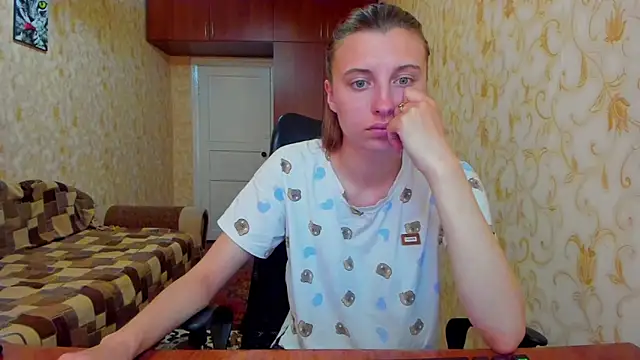 Snapshot of MilaShka29 chatting on 06-12-26, 07:28 MilaShka29 online show from 06-12-26, 07:28