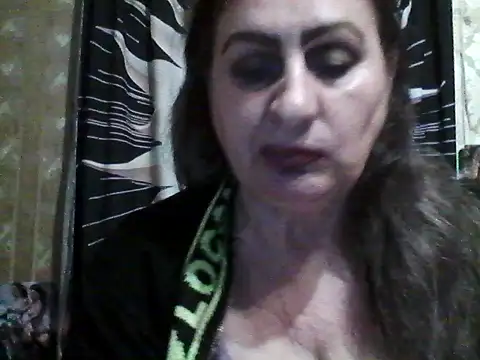 LoaqLovew online show from 05-13-26, 06:04