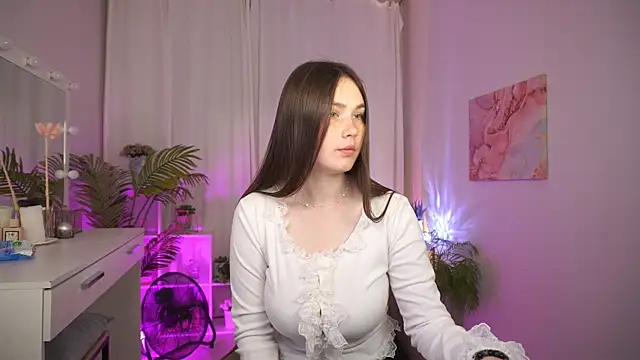 Snapshot of BettyMarlowe chatting on 06-12-26, 05:38 BettyMarlowe online show from 06-12-26, 05:38