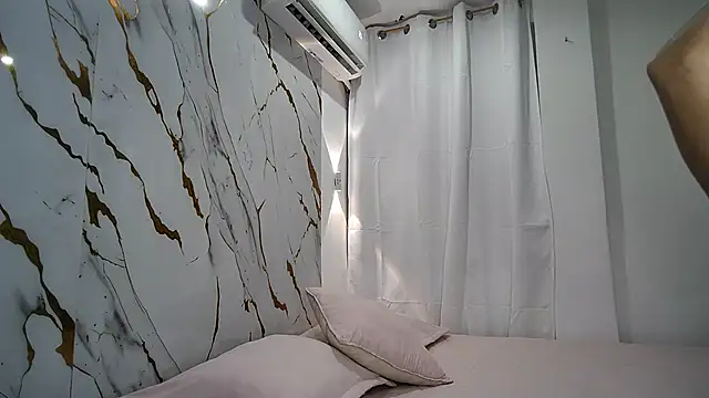 Snapshot of oriana_sweet chatting on 06-01-26, 06:51 oriana sweet online show from 06-01-26, 06:51