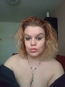 Snapshot of Maryquenn chatting on 05-18-26, 08:30 Maryquenn online show from 05-18-26, 08:30