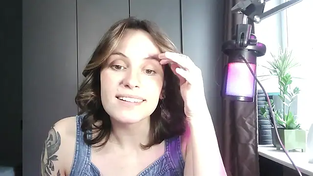 Snapshot of shy_Miracle chatting on 05-04-26, 01:58 shy Miracle online show from 05-04-26, 01:58