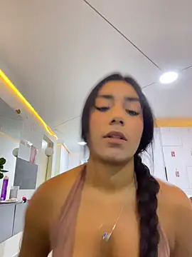 Snapshot of SaryJonex chatting on 05-09-26, 01:03 SaryJonex online show from 05-09-26, 01:03