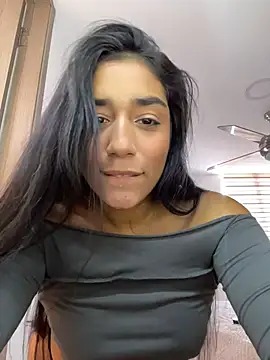 Snapshot of SaryJonex chatting on 05-04-26, 03:37 SaryJonex online show from 05-04-26, 03:37