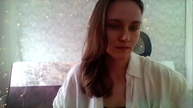 Snapshot of DolcezzaCream chatting on 04-30-26, 11:17 DolcezzaCream online show from 04-30-26, 11:17