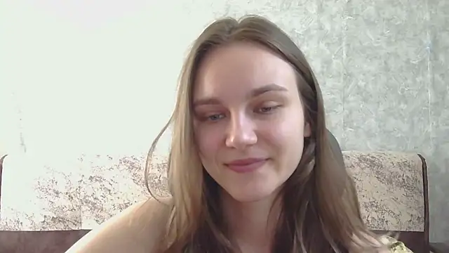 Snapshot of DolcezzaCream chatting on 05-25-26, 10:14 DolcezzaCream online show from 05-25-26, 10:14