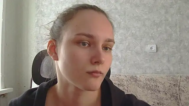 Snapshot of DolcezzaCream chatting on 06-02-26, 11:10 DolcezzaCream online show from 06-02-26, 11:10