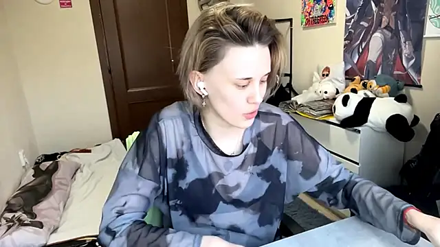 Queen moments  online show from 04-23-26, 10:11