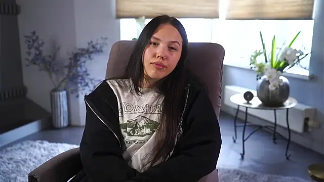 KristinSthill online show from 04-24-26, 04:58