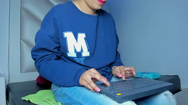 Valentina js online show from 06-18-26, 08:36
