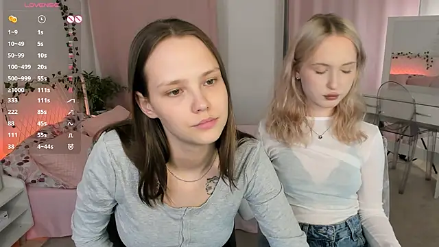 Snapshot of lisaluve chatting on 06-17-26, 05:01 lisaluve online show from 06-17-26, 05:01