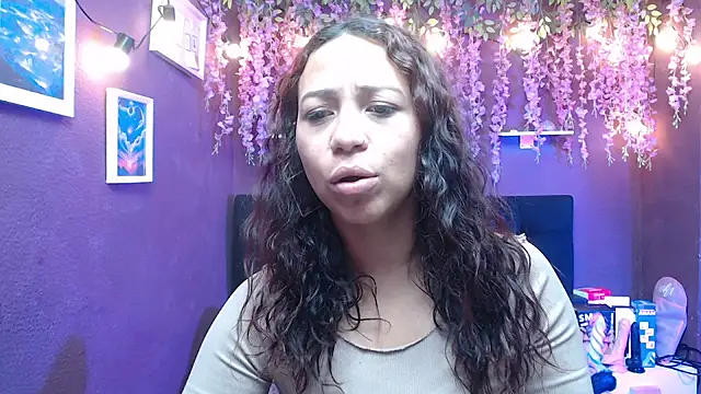 Snapshot of monik299 chatting on 05-19-26, 01:07 monik299 online show from 05-19-26, 01:07