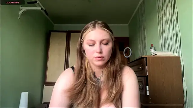 Snapshot of DeannaDorton chatting on 06-09-26, 02:12 DeannaDorton online show from 06-09-26, 02:12