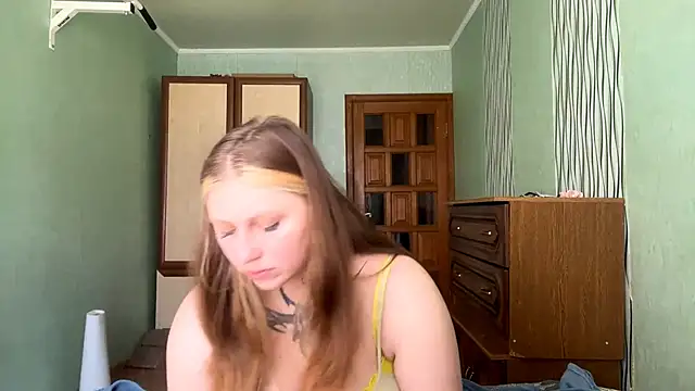 Snapshot of DeannaDorton chatting on 05-18-26, 07:24 DeannaDorton online show from 05-18-26, 07:24