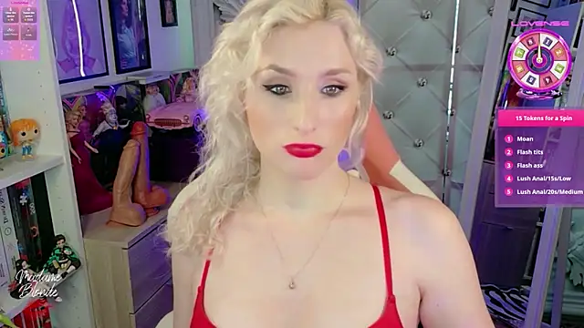 Snapshot of Madame_Blonde chatting on 05-20-26, 09:28 Madame Blonde online show from 05-20-26, 09:28