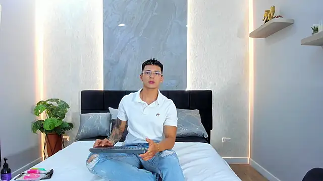 Alan Salazar online show from 05-16-26, 05:34