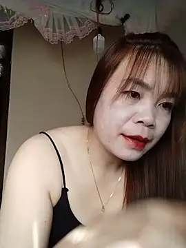 Snapshot of Squirt107 chatting on 06-11-26, 12:32 Squirt107 online show from 06-11-26, 12:32
