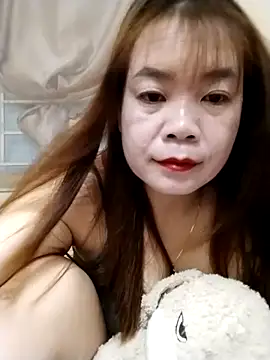 Snapshot of Squirt107 chatting on 06-21-26, 12:44 Squirt107 online show from 06-21-26, 12:44