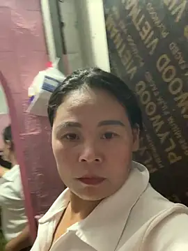 Snapshot of Helen-baby chatting on 04-27-26, 04:10 Helen-baby online show from 04-27-26, 04:10