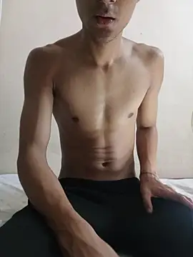 Snapshot of skinny_raj chatting on 05-26-26, 06:39 skinny raj online show from 05-26-26, 06:39