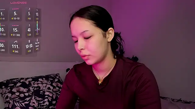 Snapshot of missinfull chatting on 05-24-26, 01:33 missinfull online show from 05-24-26, 01:33