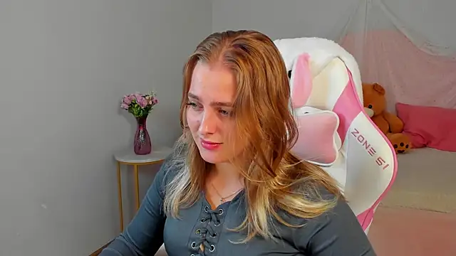EllaBells online show from 07-27-26, 05:03
