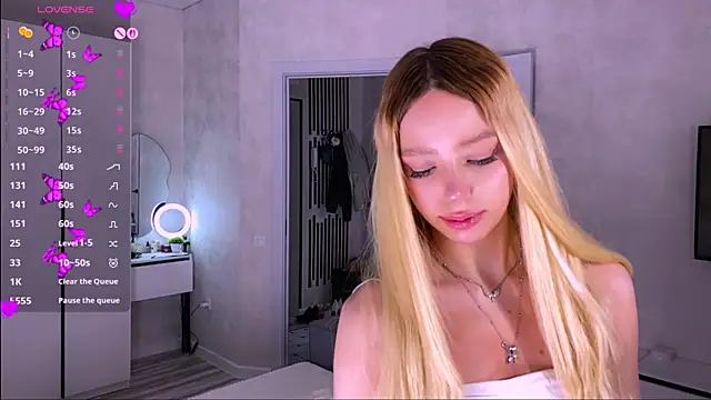 Snapshot of Mooniesiesita chatting on 07-29-26, 07:46 Mooniesiesita online show from 07-29-26, 07:46