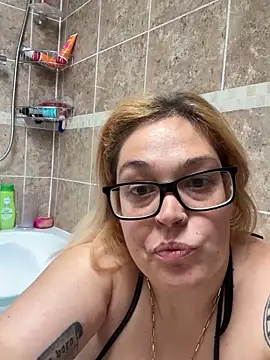 Snapshot of SecretRavenXO chatting on 05-16-26, 12:26 SecretRavenXO online show from 05-16-26, 12:26